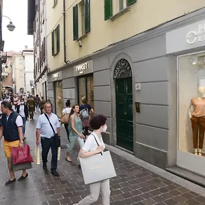 Comolakehouse Italy