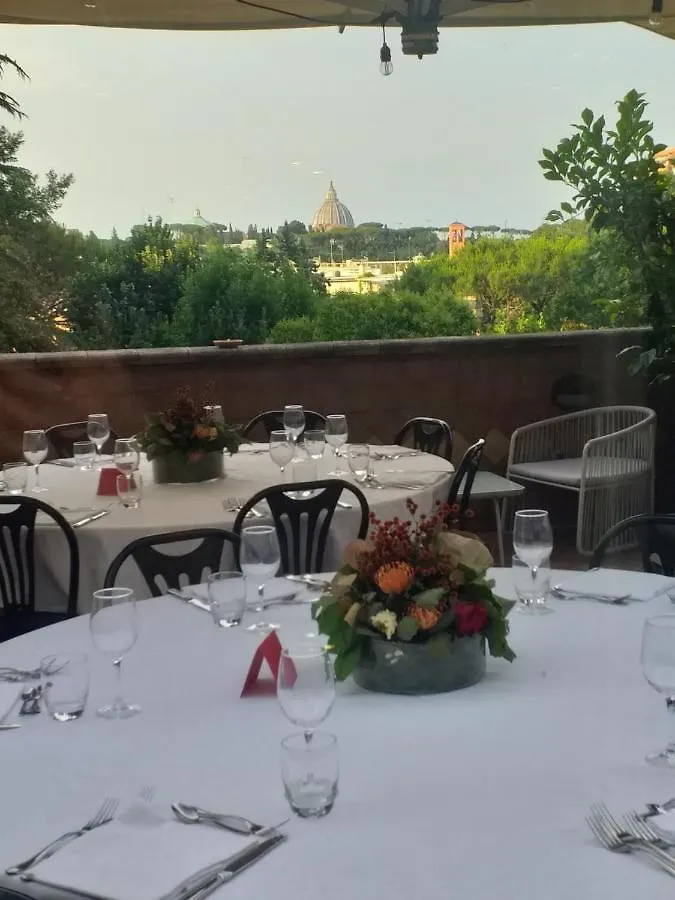 Villa Aurelia Rome 3*,